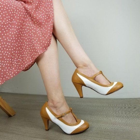 Vintage Style Rockabilly Two Tone T-Strap Pumps - Picture 3 of 7
